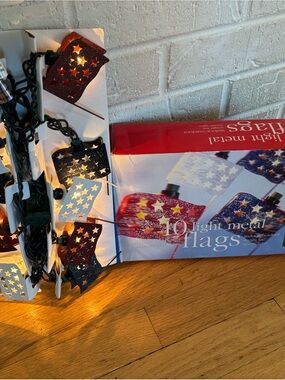 Vintage NWT Patriotic 10 Light Metal USA Flag String Lights - Star Cutouts